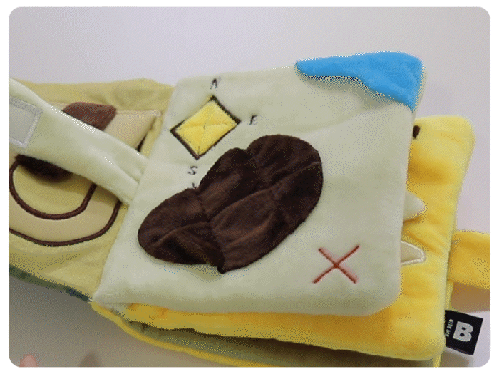 WOOF WOOF SCOUT // nosework book toy