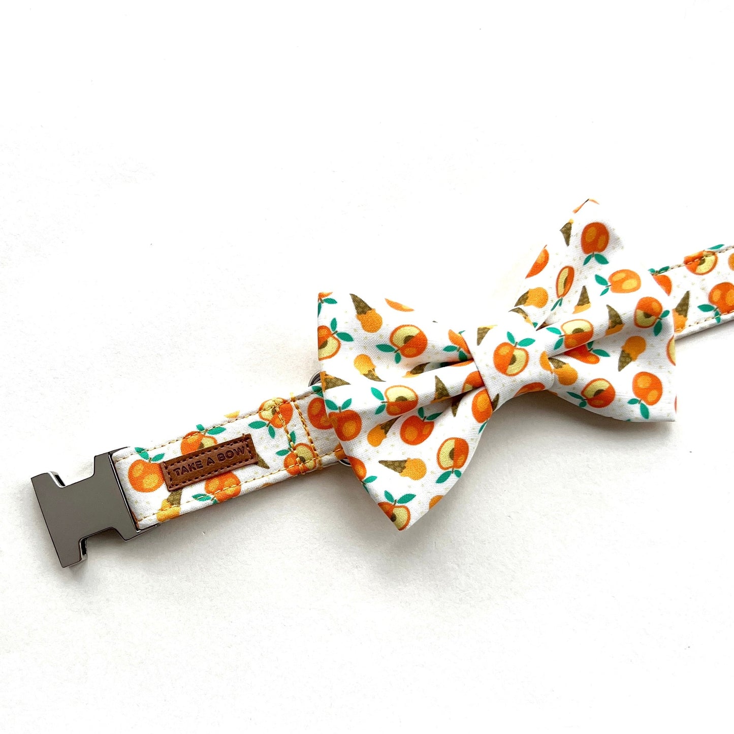 PEACHY CONE // collar