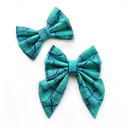 BARN GREEN // bow