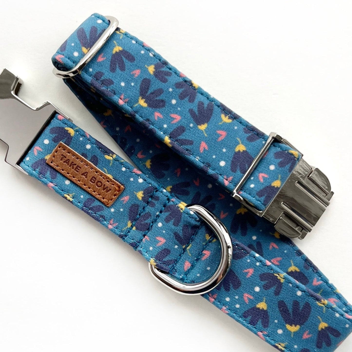 FLOWER POWER BLUE // collar