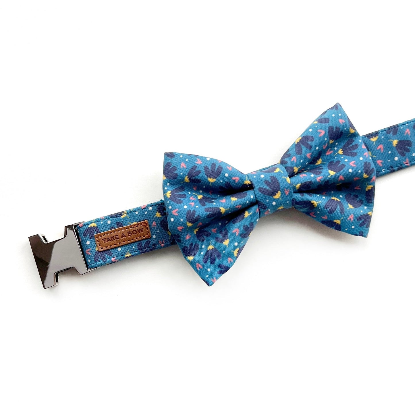 FLOWER POWER BLUE // collar