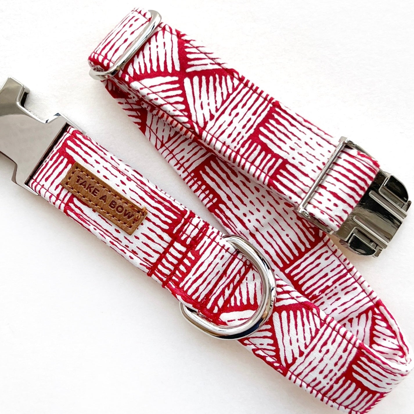 BARN RED // collar