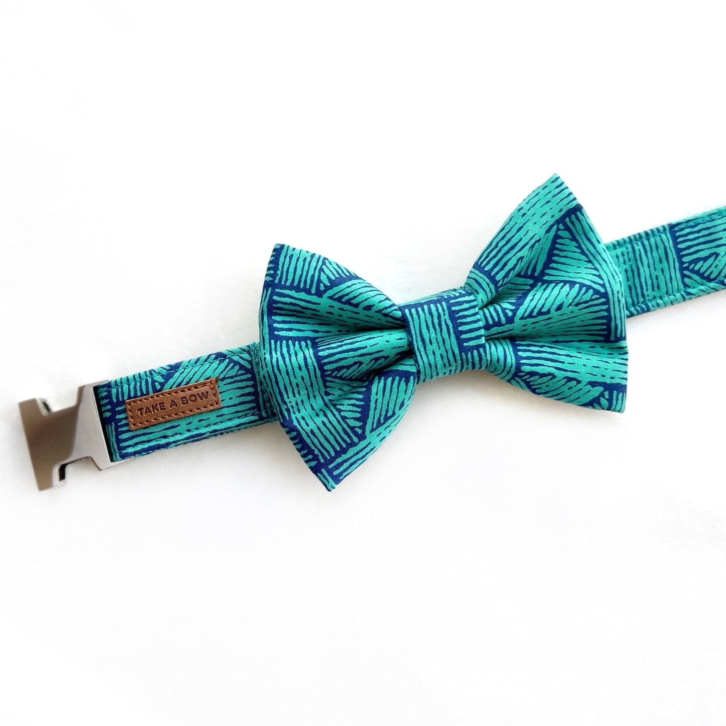 BARN GREEN // collar