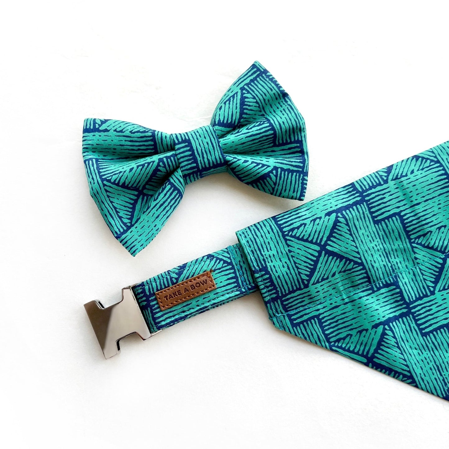 BARN GREEN // collar