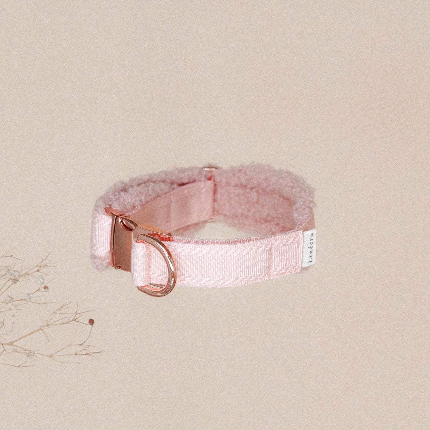 LIÉE // fluffy martingale collar