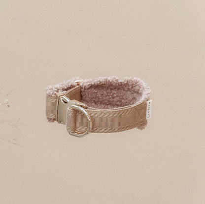 LIÉE // fluffy martingale collar