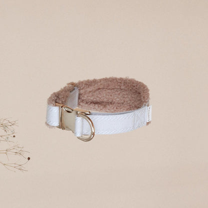 LIÉE // fluffy martingale collar