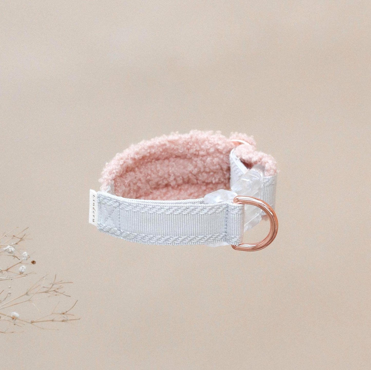 LIÉE // fluffy martingale collar