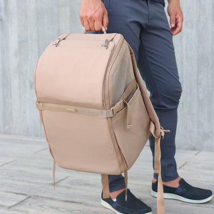 TRAVELER // backpack carrier