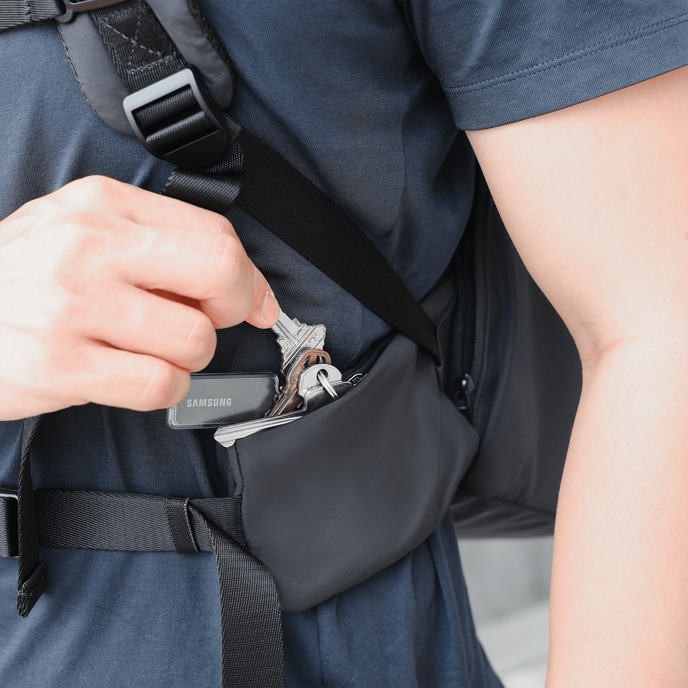 TRAVELER // backpack carrier