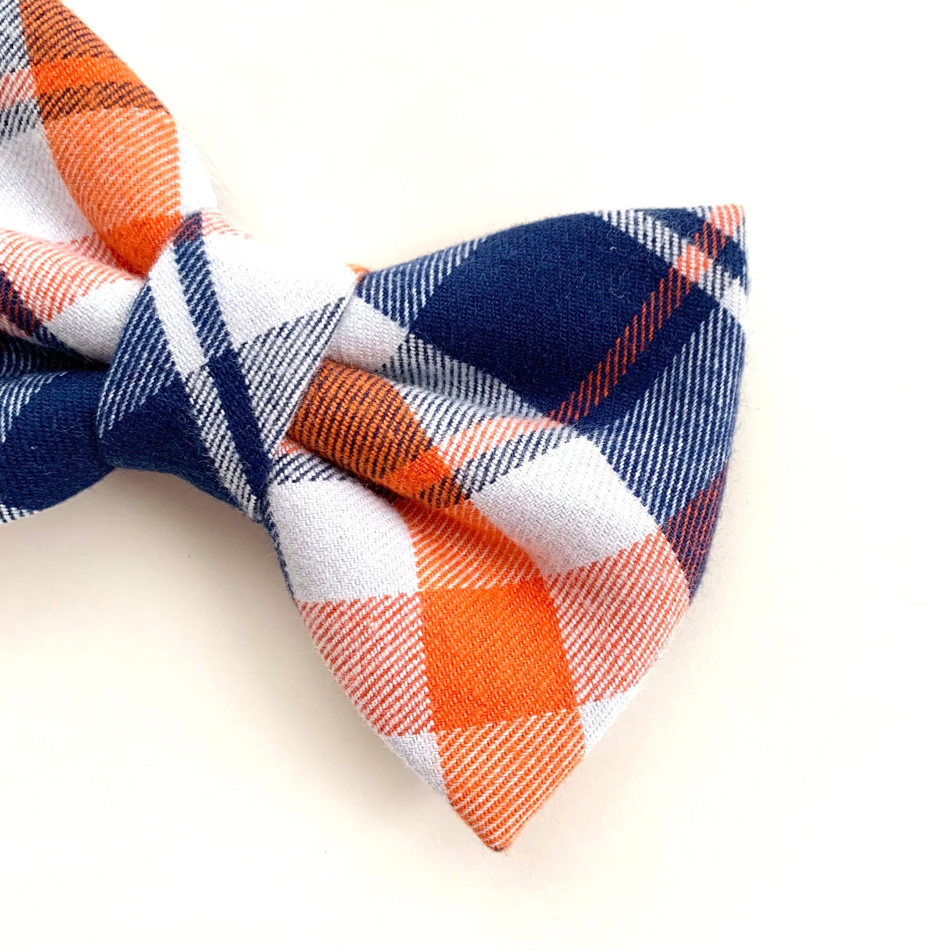 Close up of Abu Dhabi pattern in classic bow style